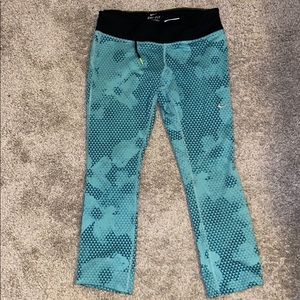 Nike Small fitness pants dri-fit women’s